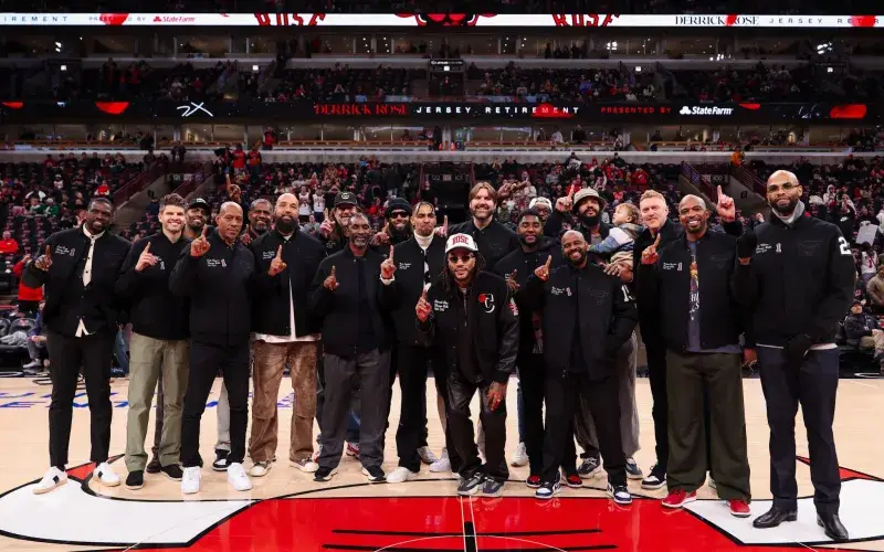 罗斯球衣退役仪式今日举行！公牛众队友齐聚见证传奇时刻