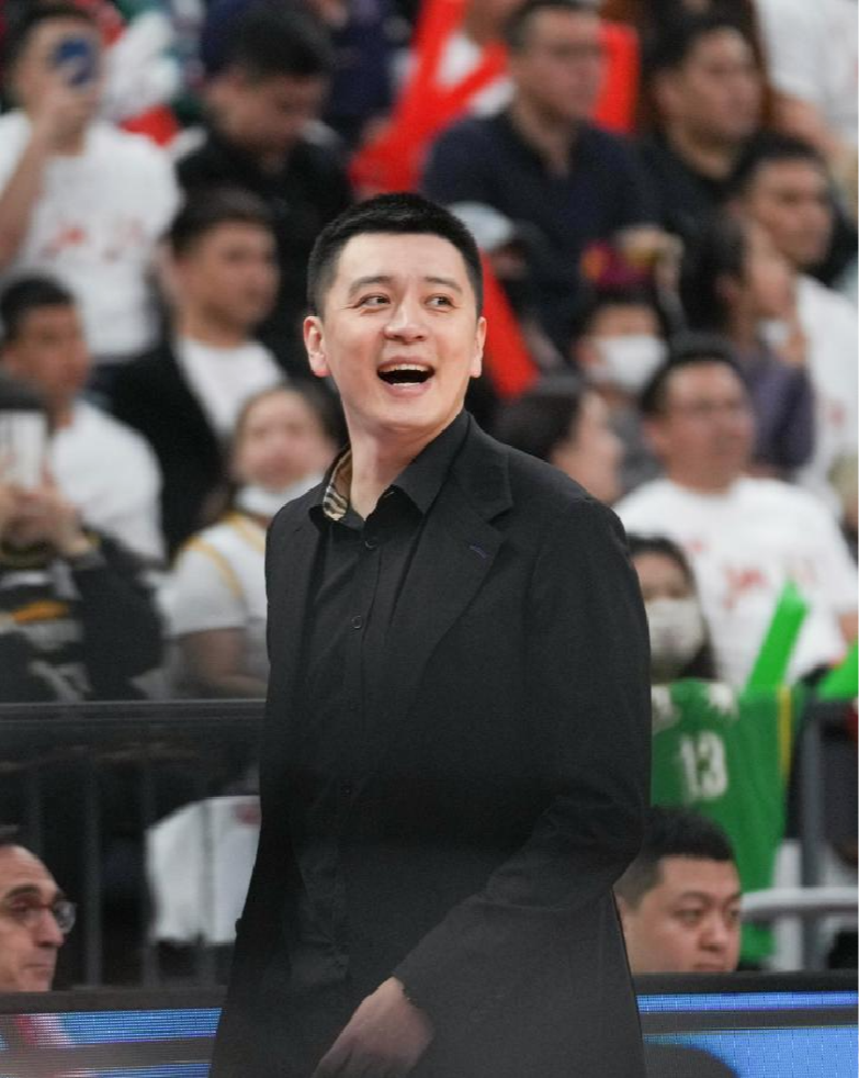 杨鸣因身体原因辞职 乌戈·洛佩斯再任辽宁男篮代理主帅