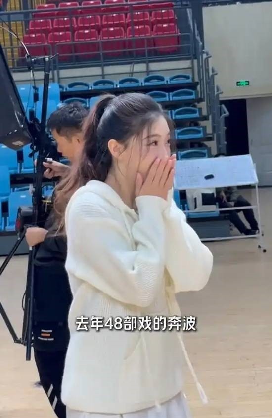 短剧女主全年无休拍了48部戏：每天工作16个小时！