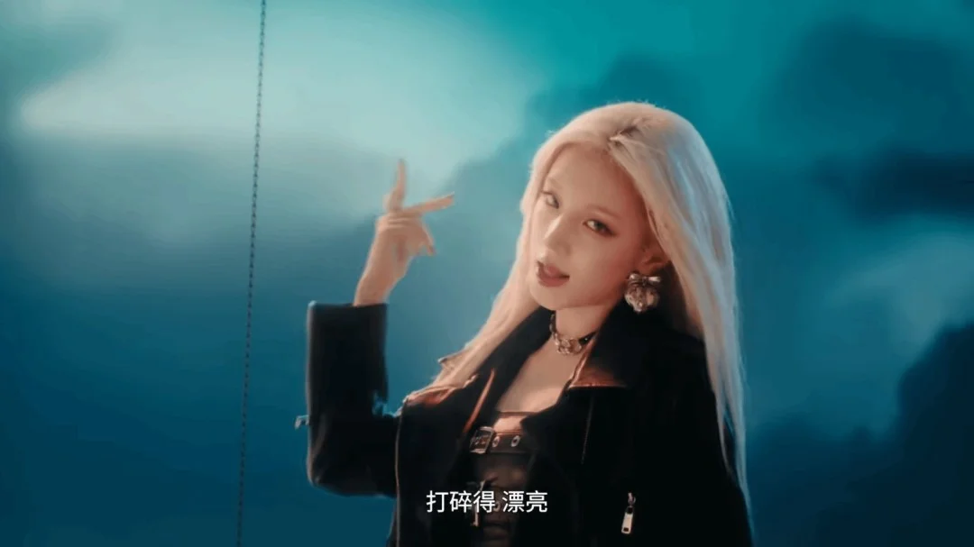 《穿越火线》手游联动宋雨琦MV视频 手势舞超美